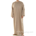 Islamitische kleding van mannen geborduurd